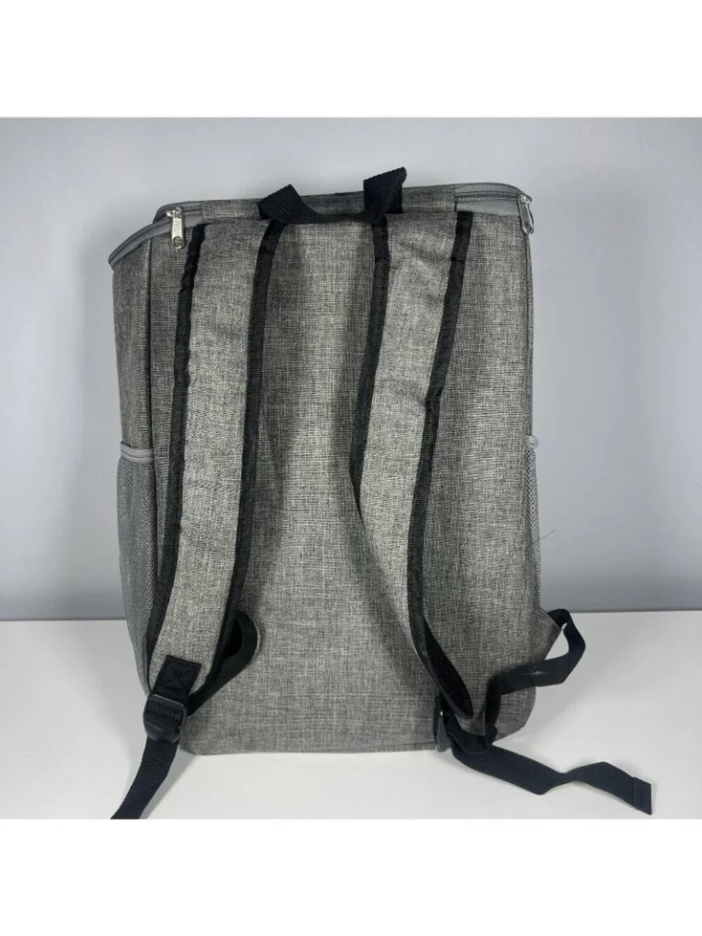 Amazon Employee Insulated 15” Large Cooler Backpack Bag Gray - New
